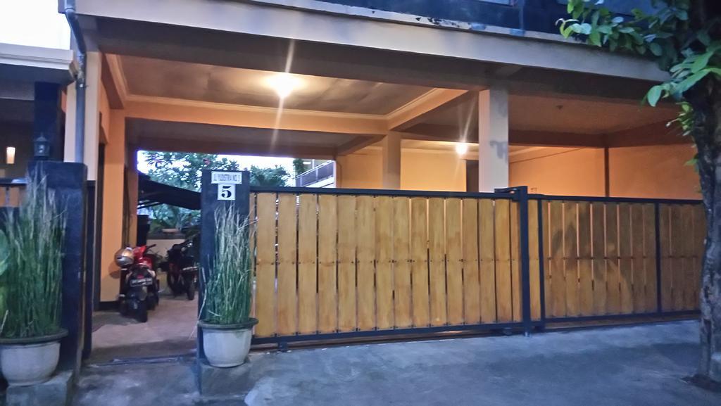 Puji Homestay Mataram Exteriér fotografie